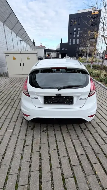 Ford Fiesta 2014 photo 2