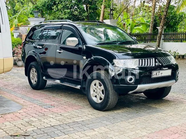 Mitsubishi Montero