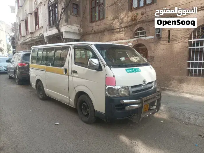 Toyota Hiace 2010 photo 3