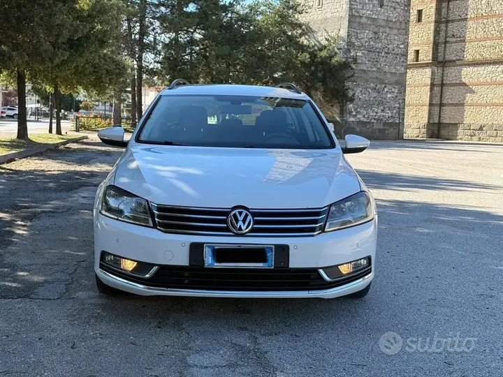 Volkswagen Passat Variant 2014 photo 2