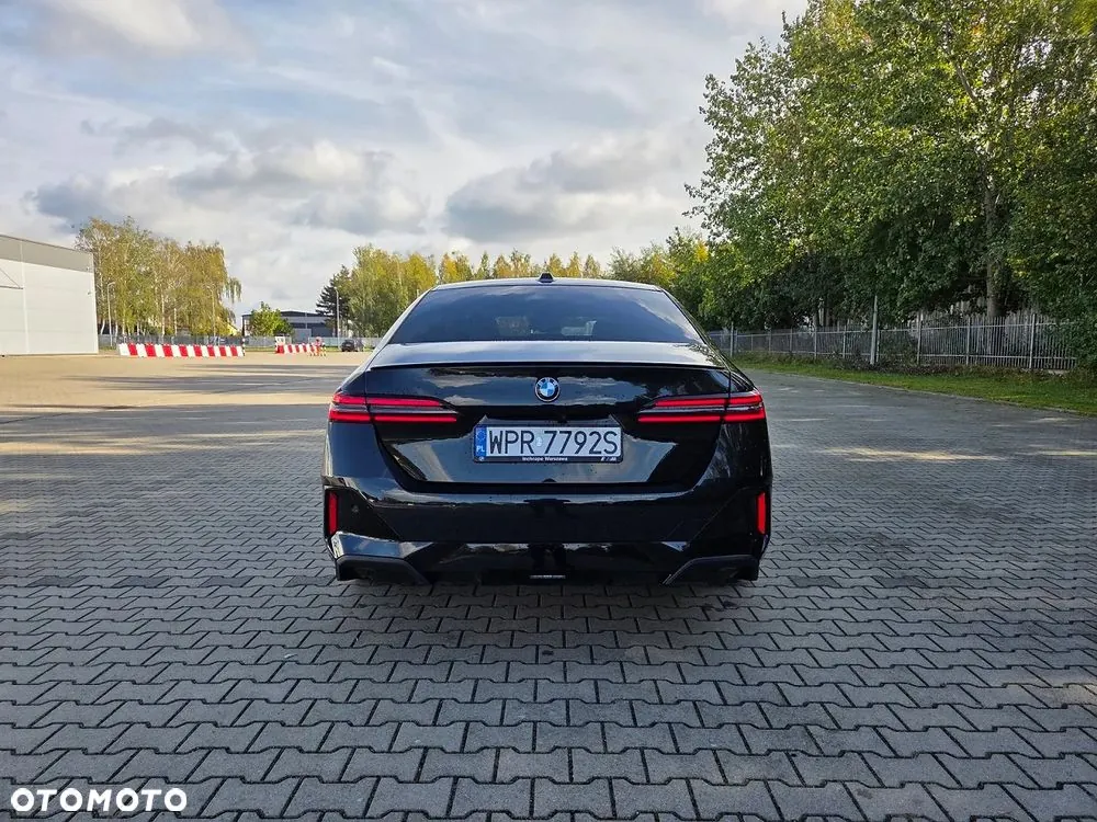 BMW Seria 5 2024 photo 3