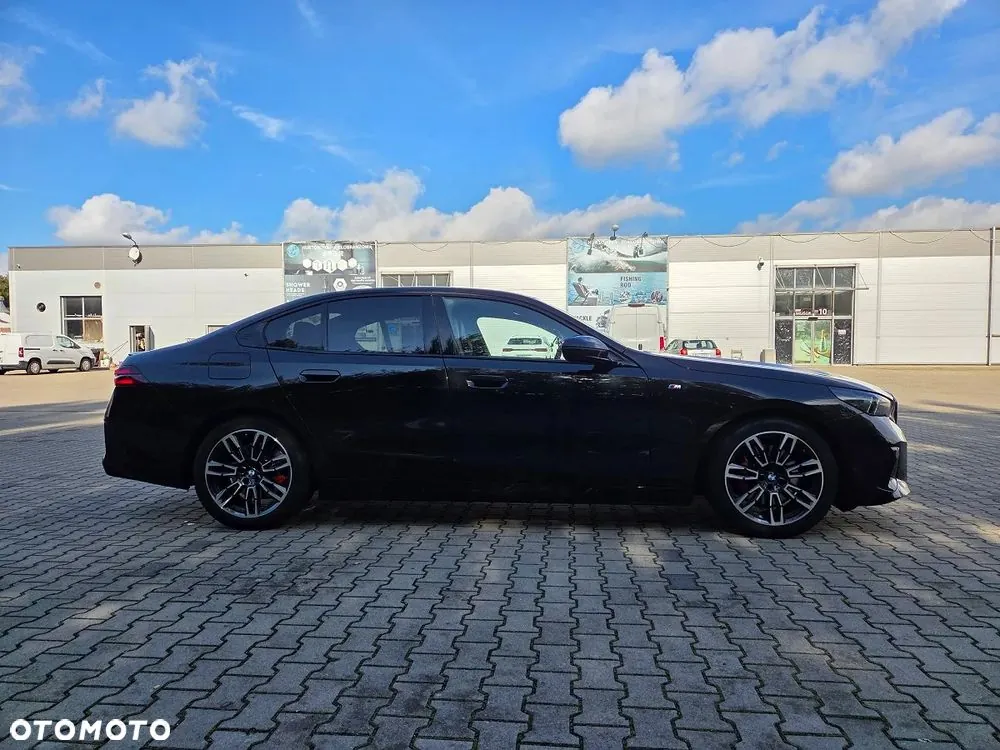 BMW Seria 5 2024 photo 5