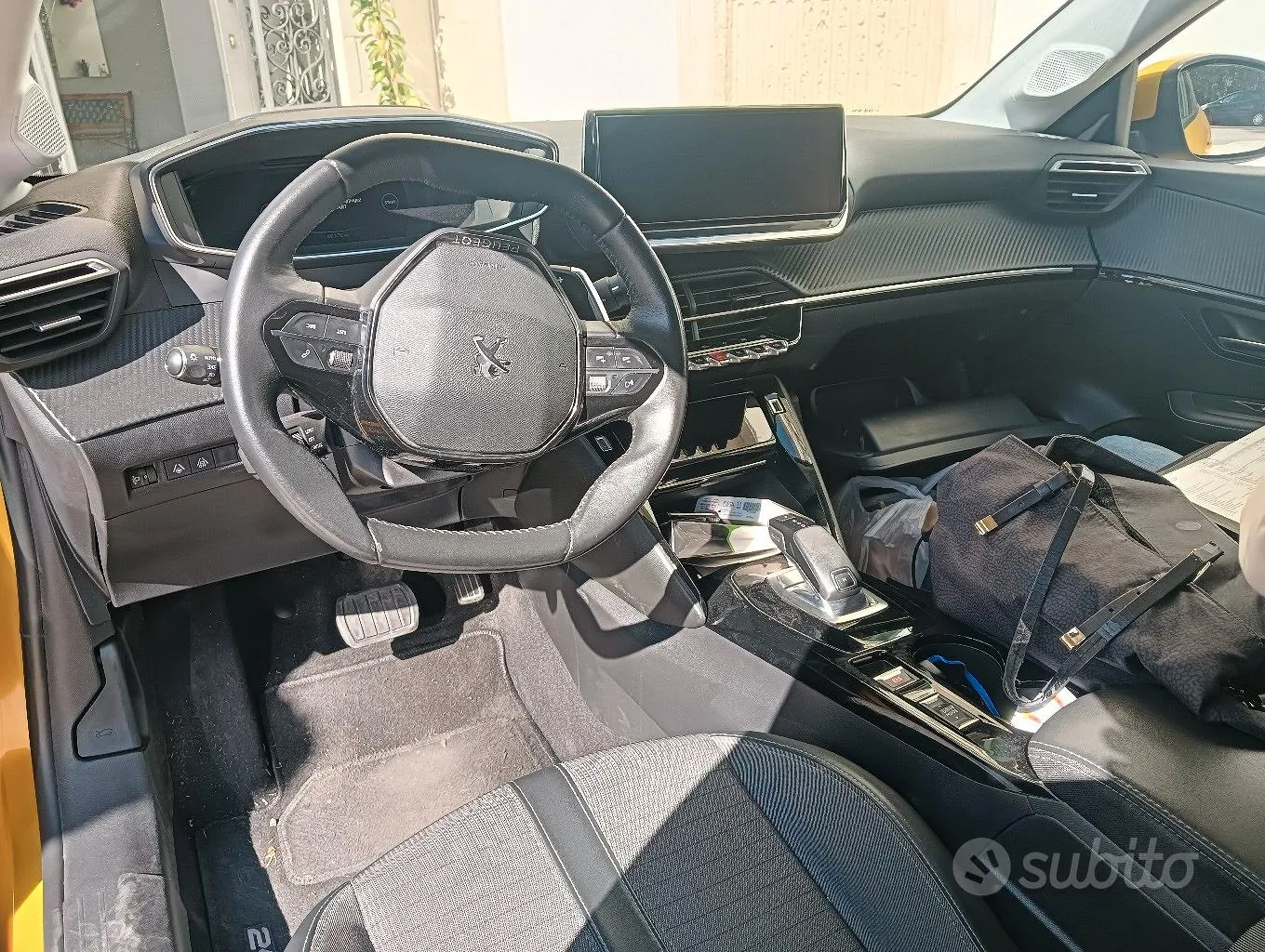 Peugeot 208 2021 photo 3