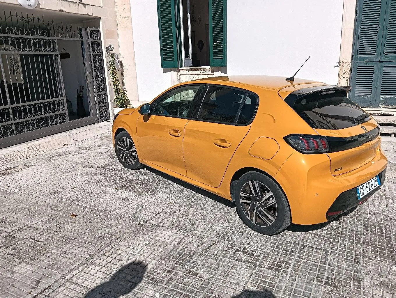 Peugeot 208 2021 photo 2
