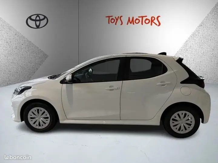 Toyota Yaris 2025 photo 2
