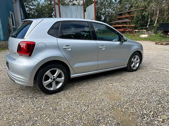 Volkswagen Polo 2010 photo 4