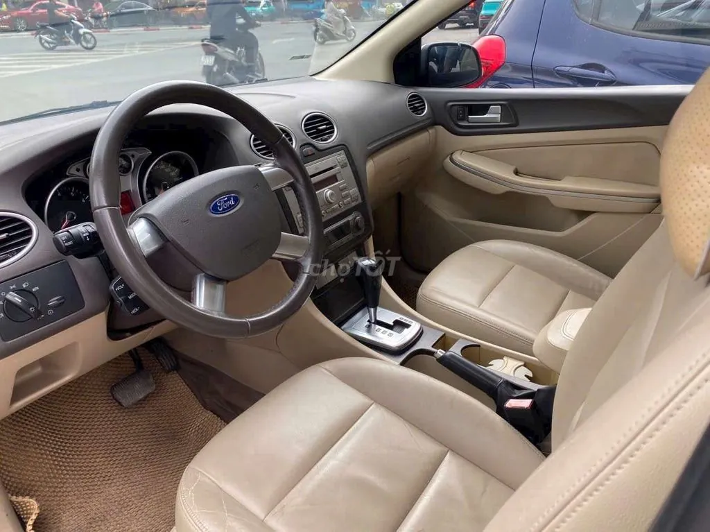 Ford Focus 2011 photo 2