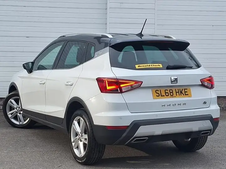 Seat Arona 2018 photo 2