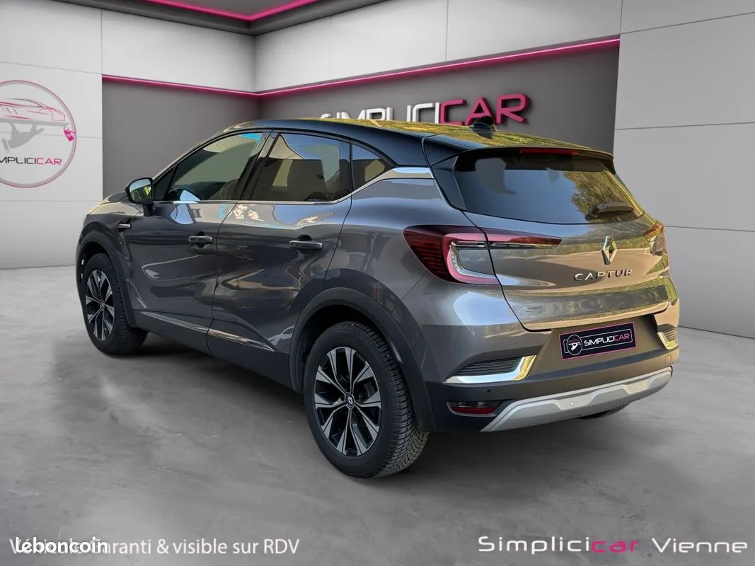 Renault Captur 2023 photo 3