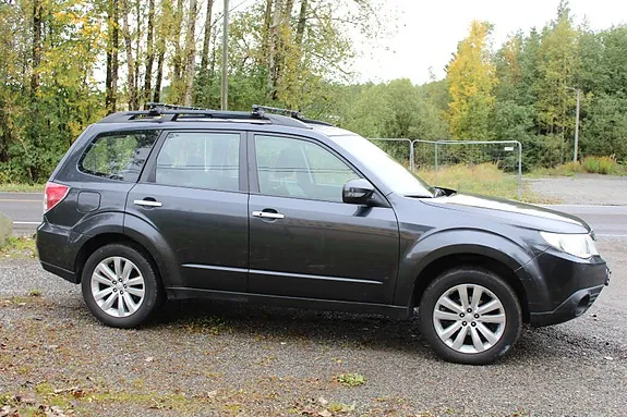 Subaru Forester 2011 photo 5