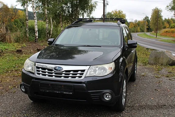 Subaru Forester 2011 photo 2