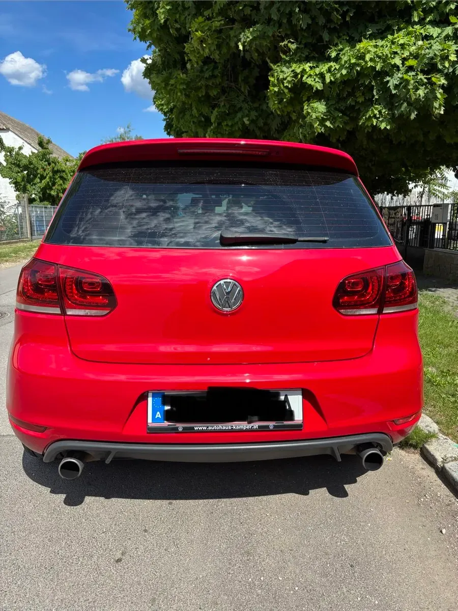 Volkswagen Golf 2010 photo 2