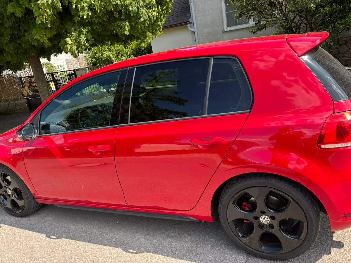 Volkswagen Golf 2010 photo 3