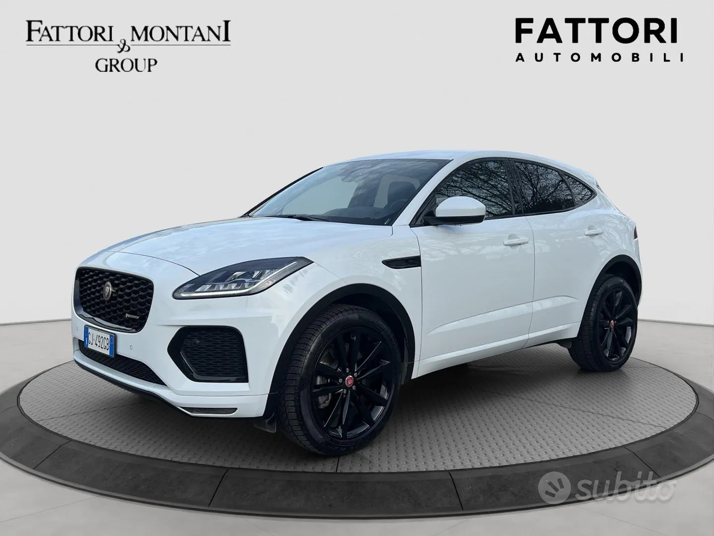 Jaguar E-Pace 2022 photo 2