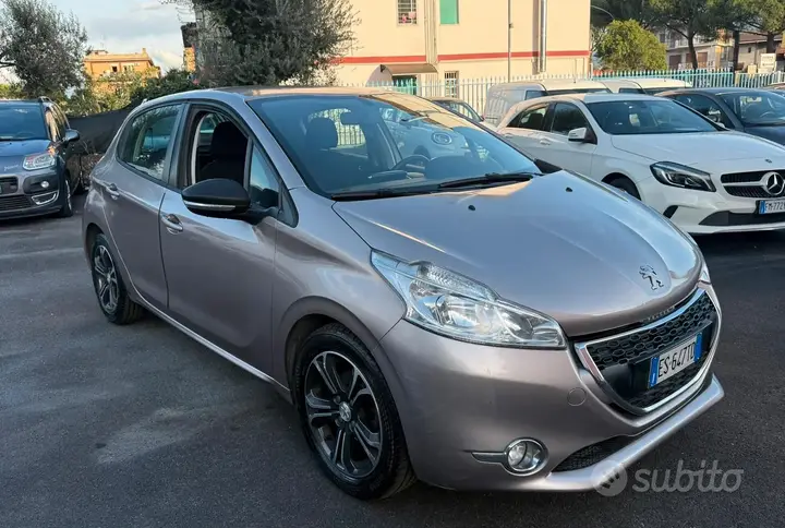Peugeot 208 2014 photo 5