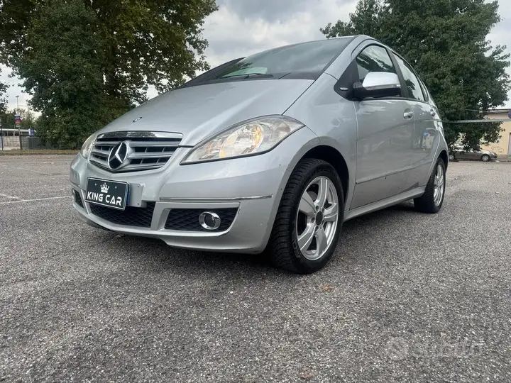 Mercedes-Benz A 180 2011 photo 3