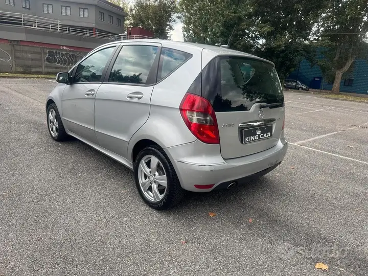 Mercedes-Benz A 180 2011 photo 5