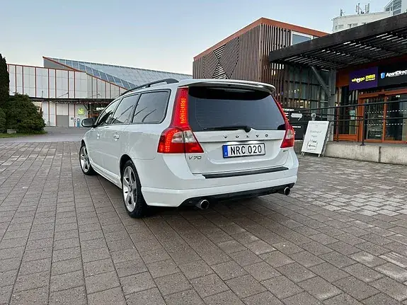 Volvo V70 2011 photo 3