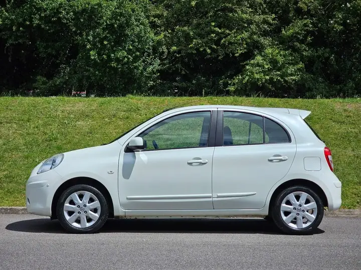 Nissan Micra 2012 photo 4