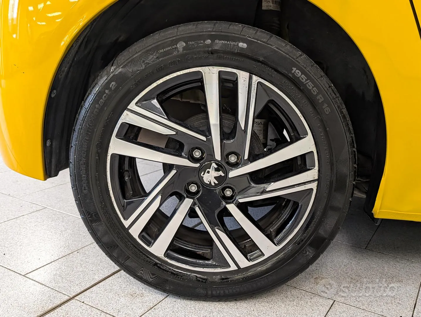 Peugeot 208 2023 photo 3