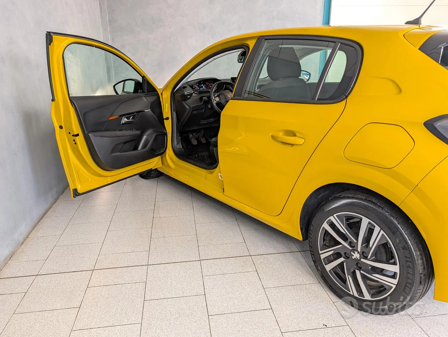 Peugeot 208 2023 photo 4