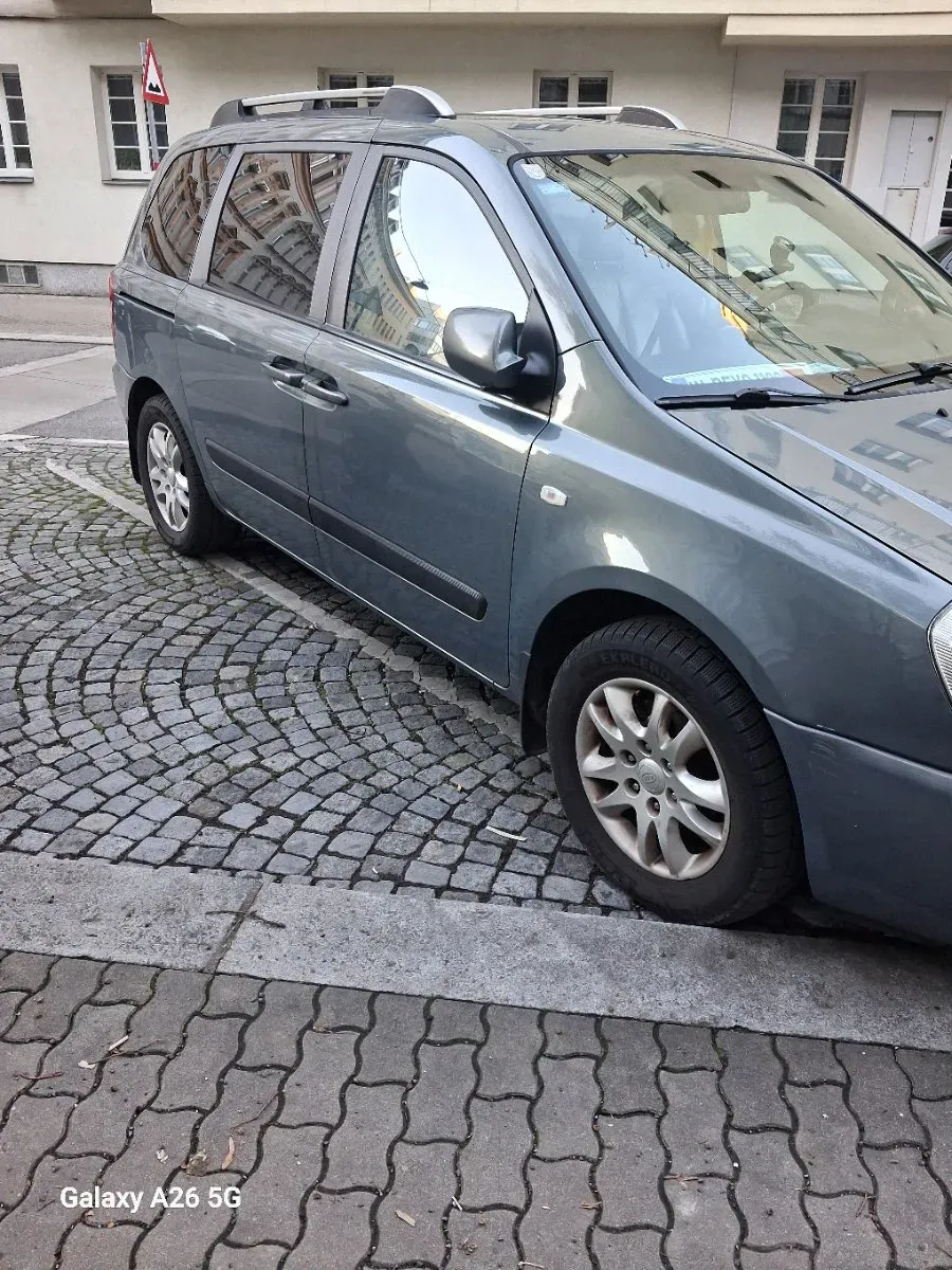 Kia Carnival 2006 photo 3