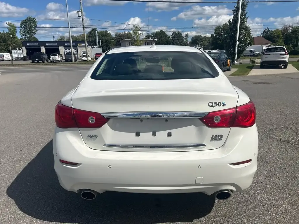 Infiniti Q50 2015 photo 4