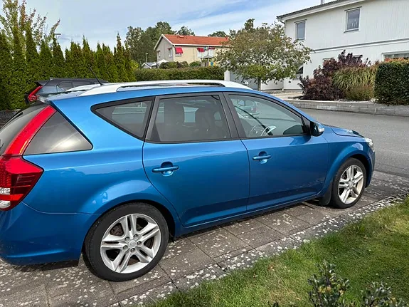Kia Ceed 2010 photo 3
