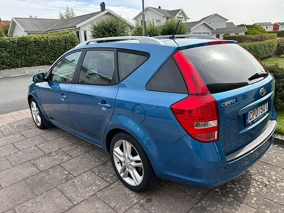 Kia Ceed 2010 photo 4