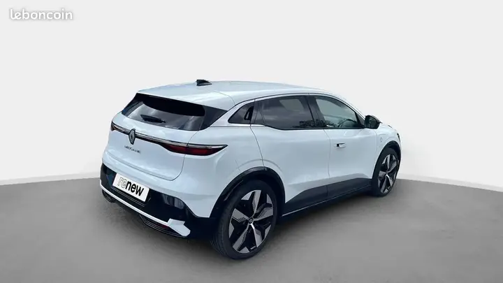 Renault Megane 2023 photo 2