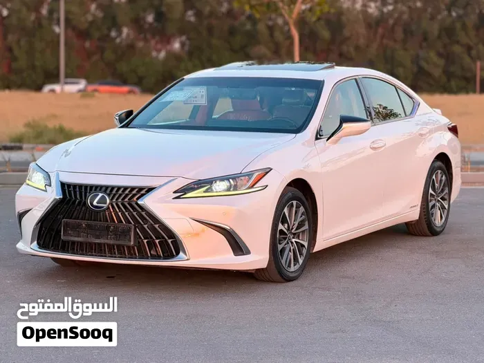 Lexus Es300H 2023 photo 3