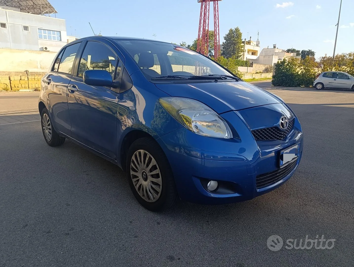 Toyota Yaris 2011 photo 2