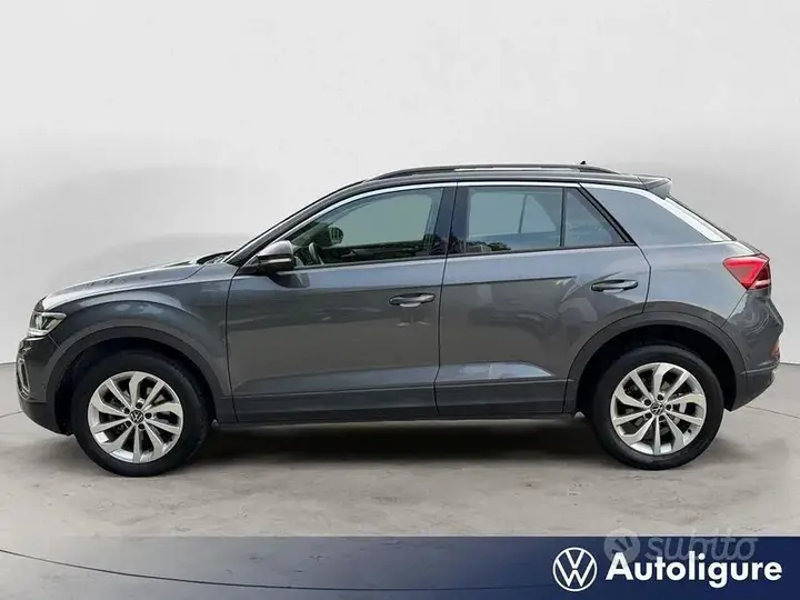Volkswagen T-Roc 2023 photo 2