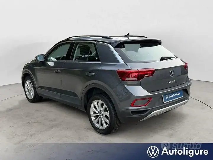 Volkswagen T-Roc 2023 photo 3