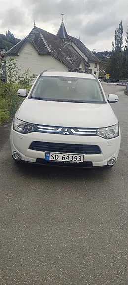 Mitsubishi Outlander 2013 photo 2