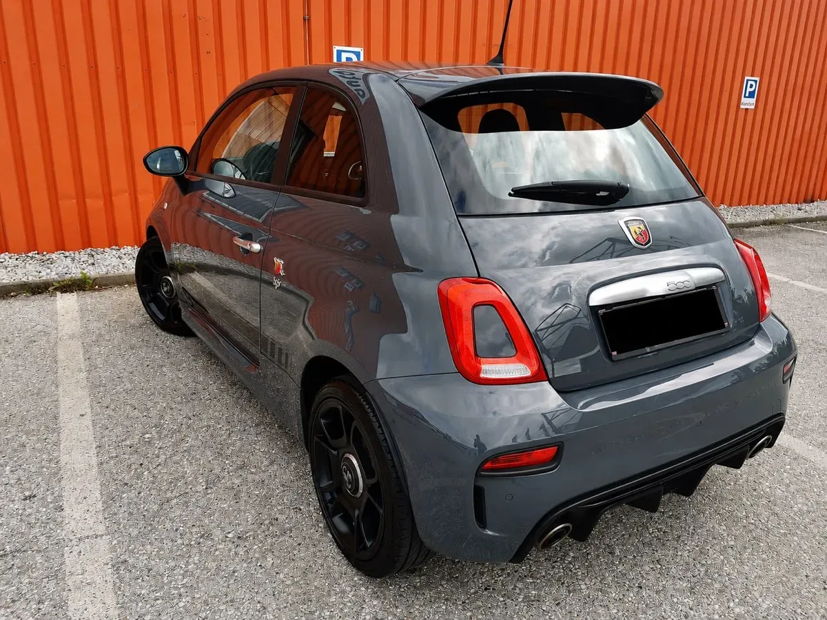 Abarth 500 2018 photo 2