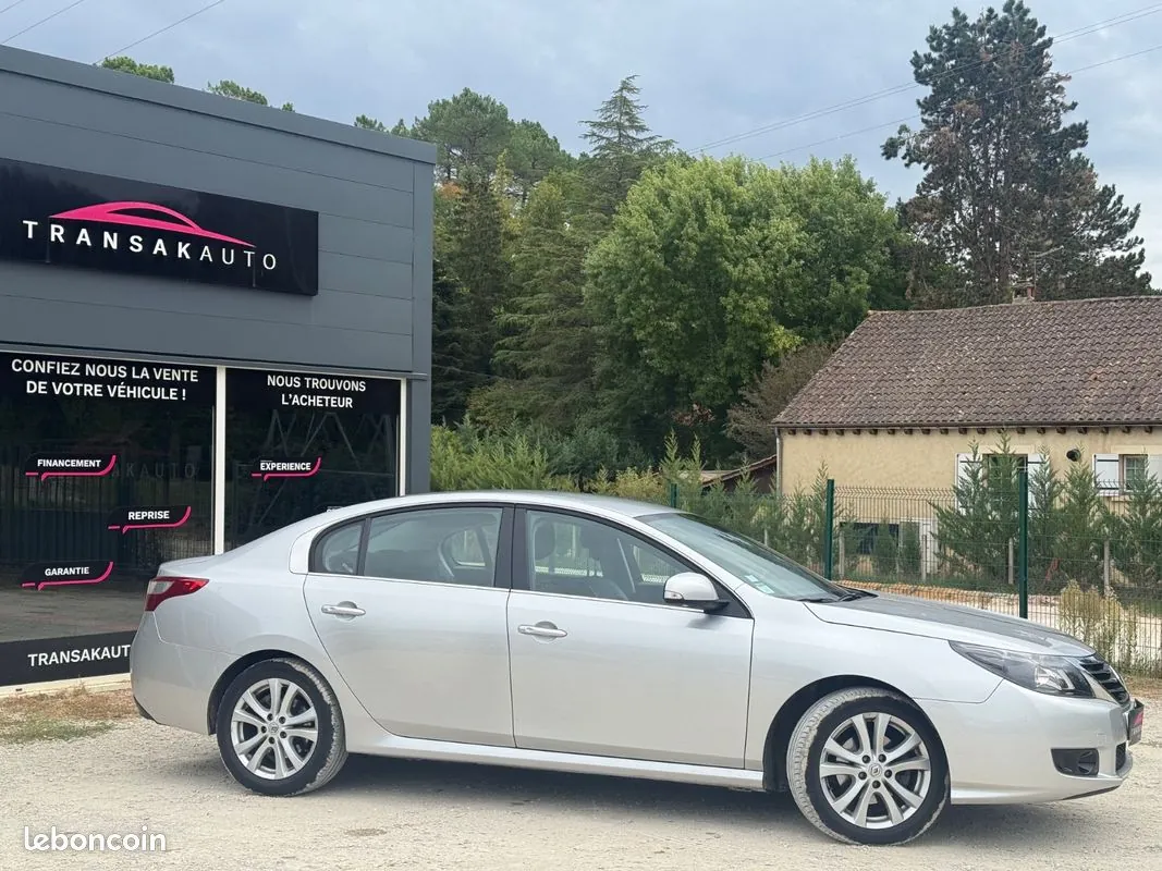 Renault Latitude 2011 photo 2