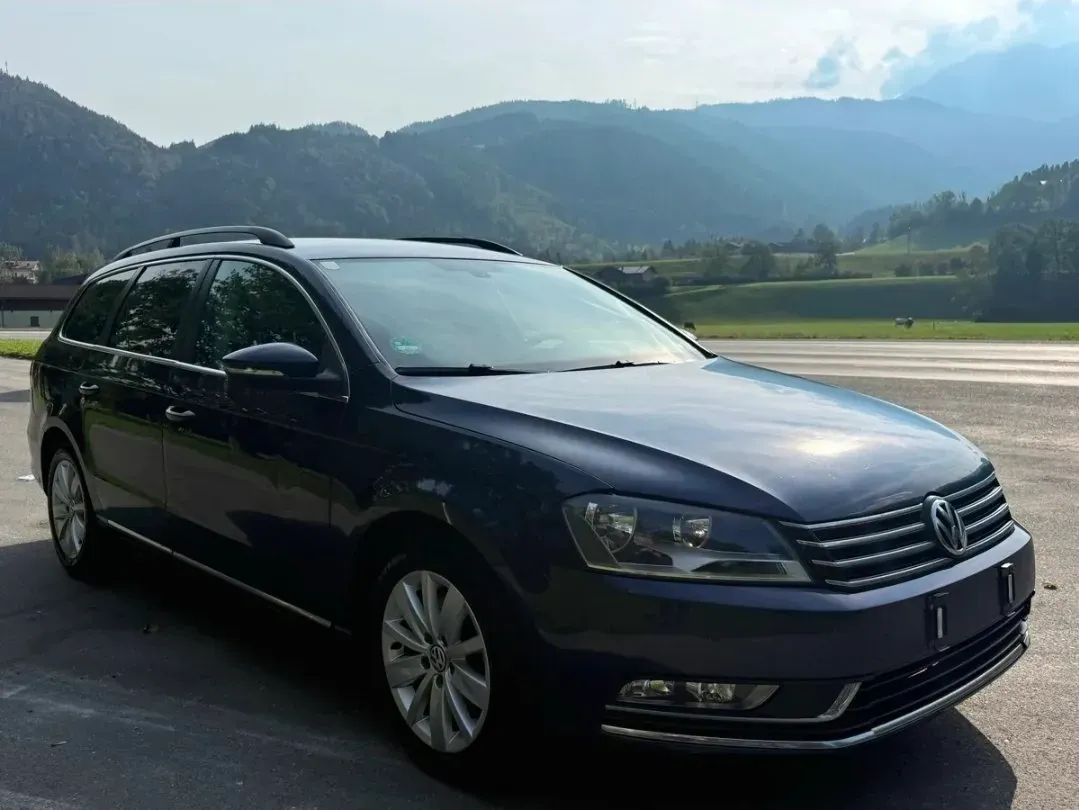 Volkswagen Passat 2011 photo 2