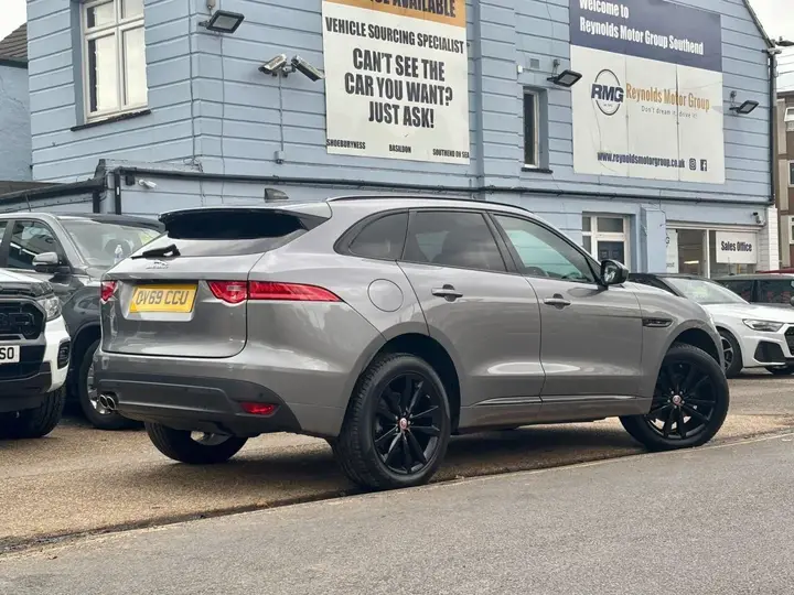 Jaguar F-Pace 2019 photo 4