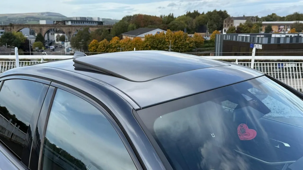 BMW 3 Series 2019 photo 5