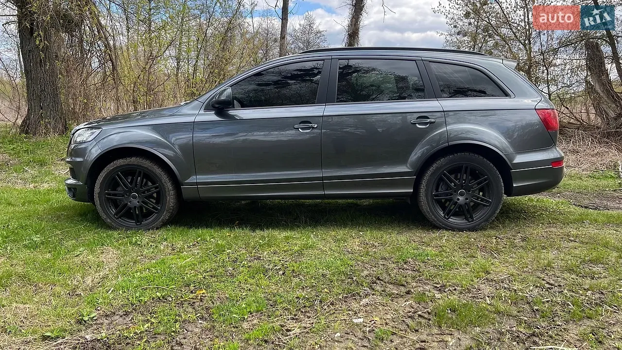 Audi Q7 2012 photo 2