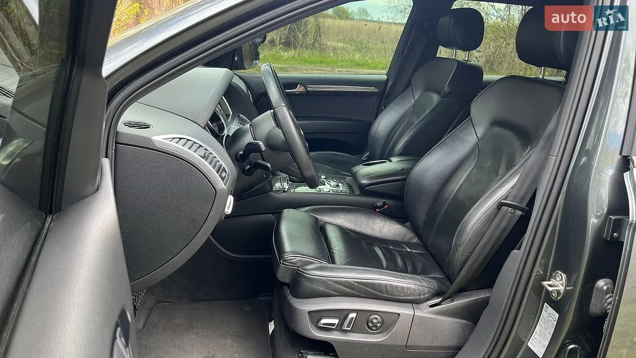 Audi Q7 2012 photo 3