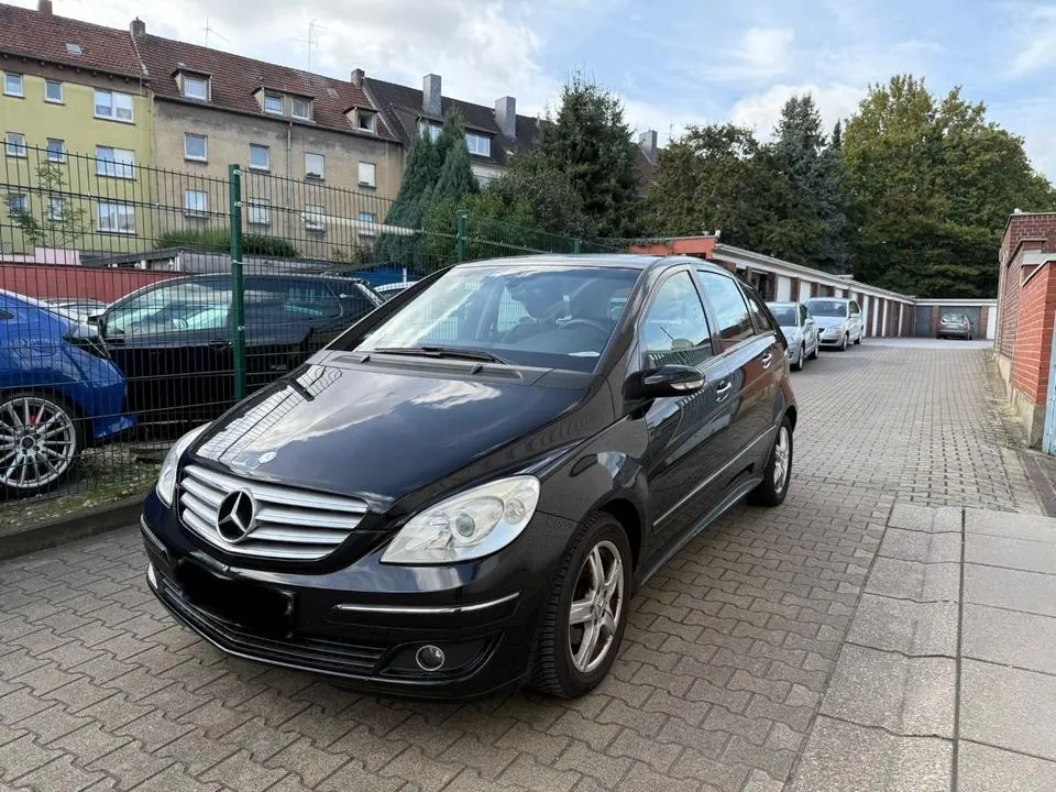 Mercedes-Benz B 200