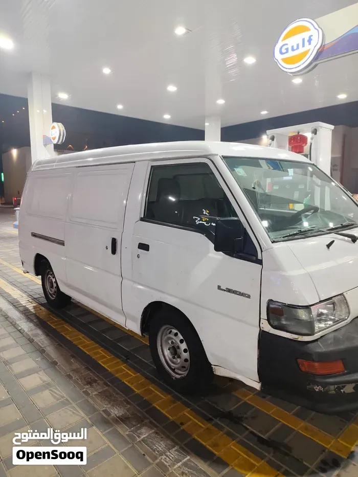 Mitsubishi L400