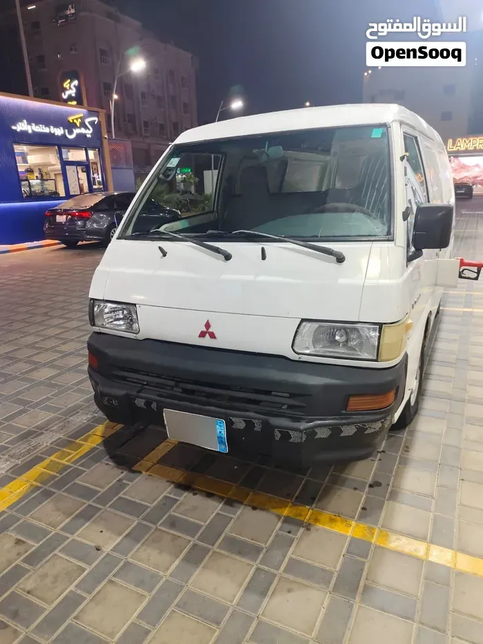 Mitsubishi L400 2012 photo 4