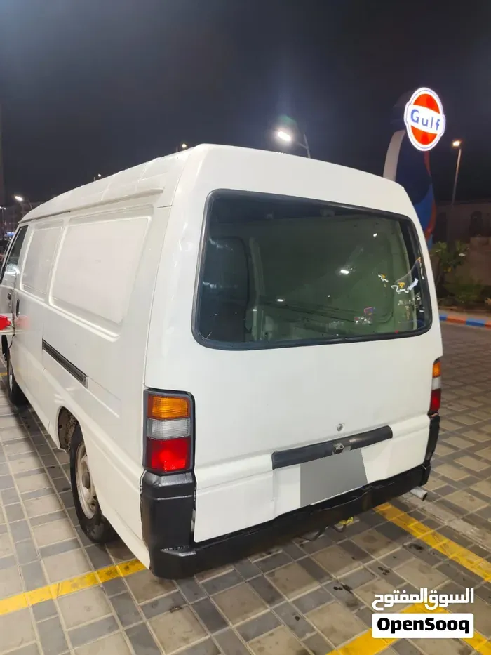 Mitsubishi L400 2012 photo 2