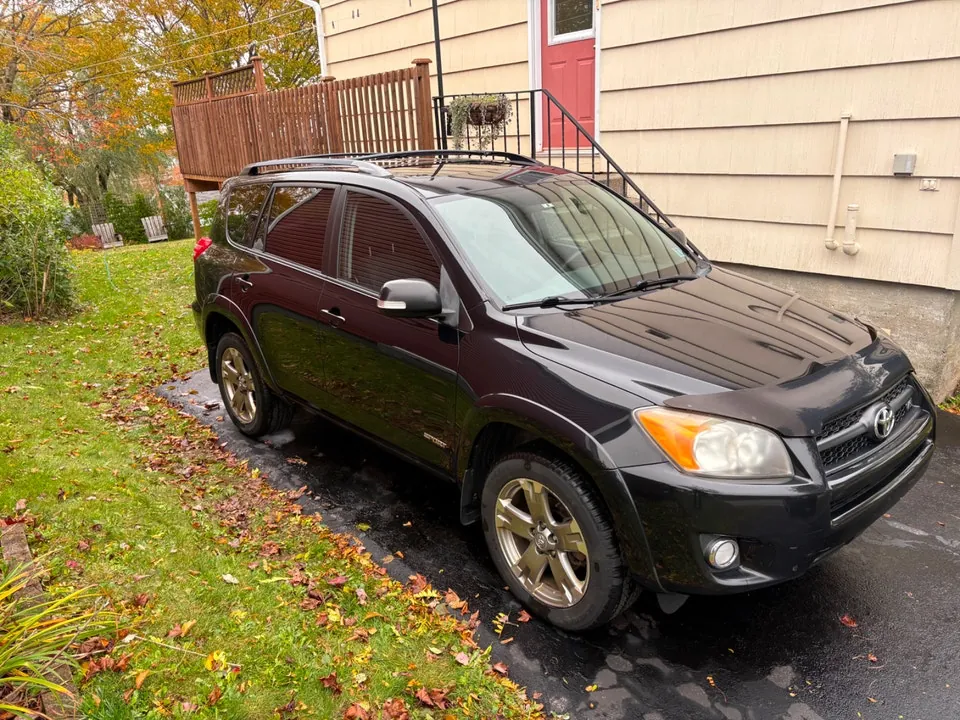 Toyota Rav4 2010 photo 2