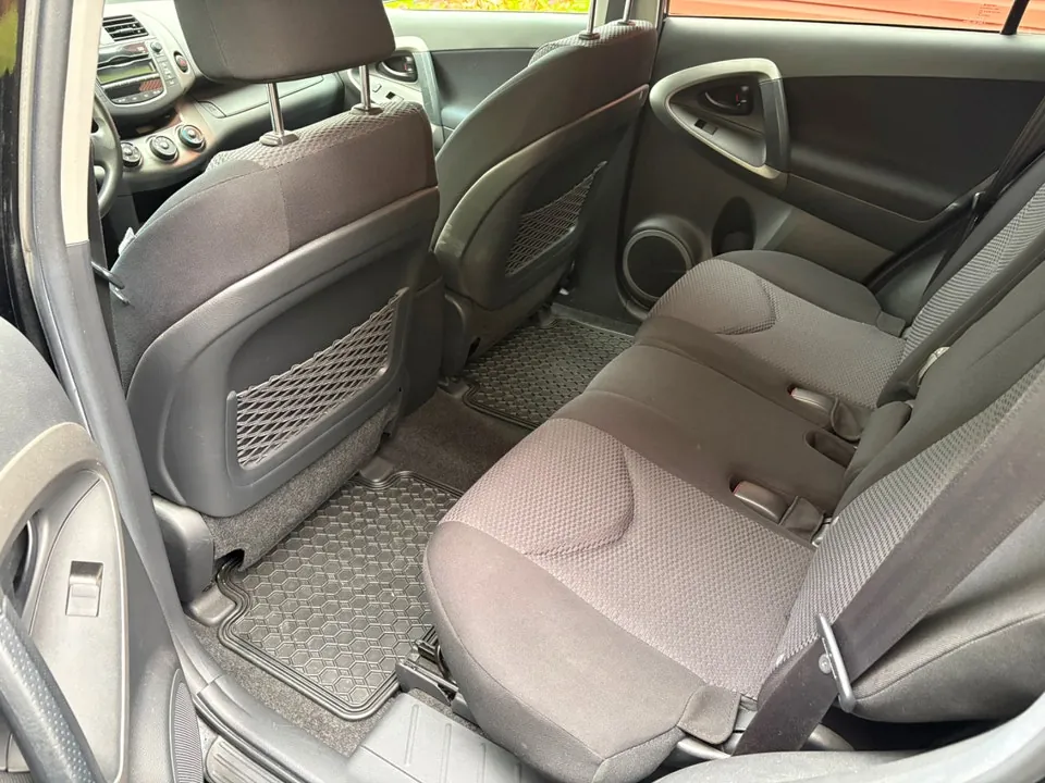 Toyota Rav4 2010 photo 5