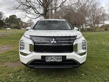 Mitsubishi Outlander 2026 photo 3
