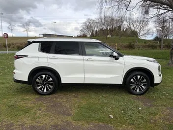 Mitsubishi Outlander 2026 photo 4